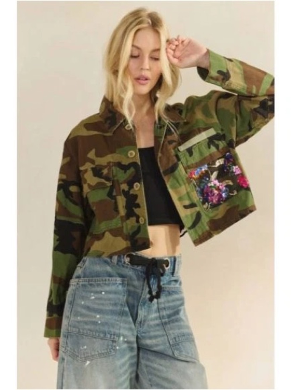 BRAND NEW WITH TAGS Camo Sequin Floral Mesh Back Cropped Jacket - Picture 2 of 4